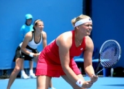 开云体育官网平台-篮球赛事中的精彩瞬间，球迷欢呼雀跃